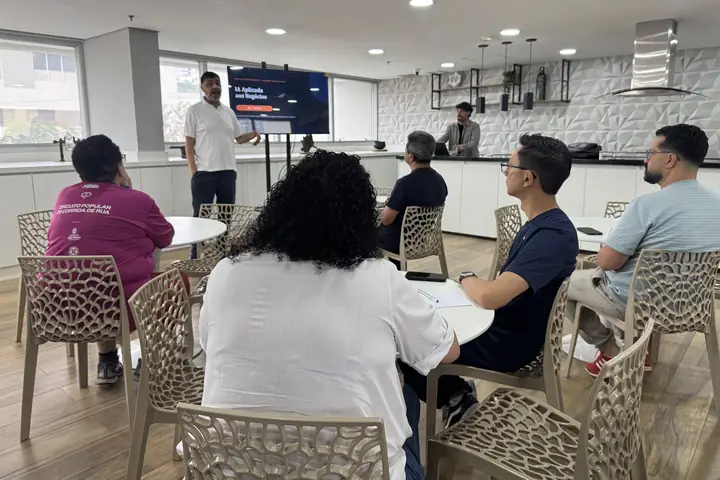 Explicação na tela durante o encontro